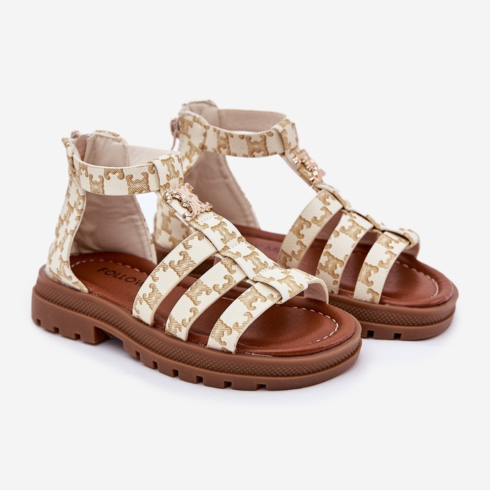 Sandálias Gladiators das meninas com detalhes dourados bege 1 Sandálias Gladiators das meninas com detalhes dourados bege 1