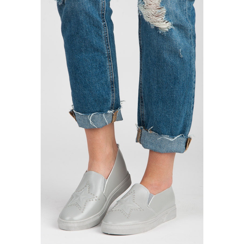 Chinelos cinza com uma estrela 1