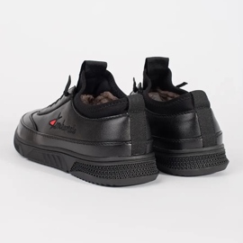 Sapatos esportivos pretos isolados 1