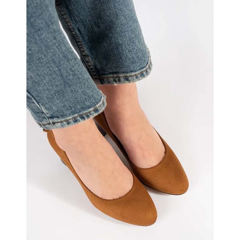 Goodin Sapatos de camurça marrom no pilar 1