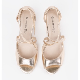 Goodin Sandálias de ouro em um post baixo dourado 2