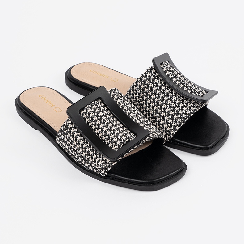 Goodin Tedeed abas em uma sola plana em preto e branco 2