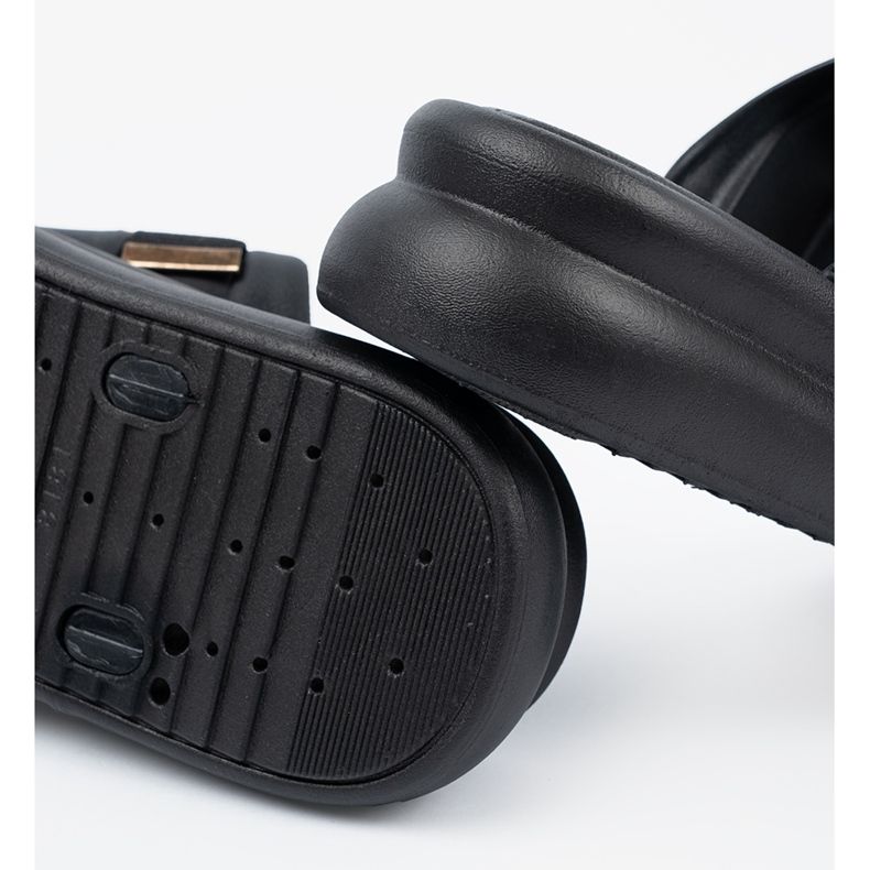 Seastar Chinelos com fivelas de ouro na plataforma preto 1