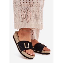 Flips femininos na plataforma com um grampo dourado preto 1 Flips femininos na plataforma com um grampo dourado preto 1