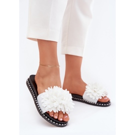 Chinelos femininos decorados com flores brancas branco 2