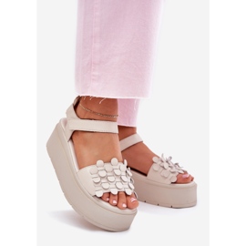 Sandálias de couro feminino na plataforma Chebello 4701 bege 1