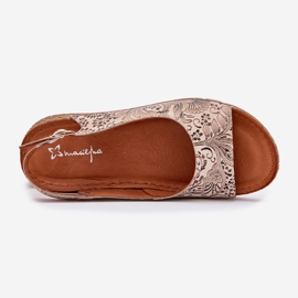 Sandálias de couro feminino na cunha Maciejka L7069-04 bege 2