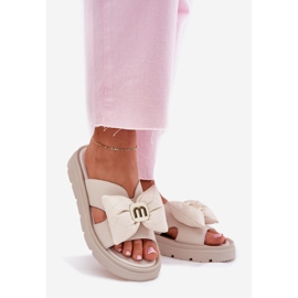 Flip de couro feminino na plataforma com Chebello 4647 bege 1