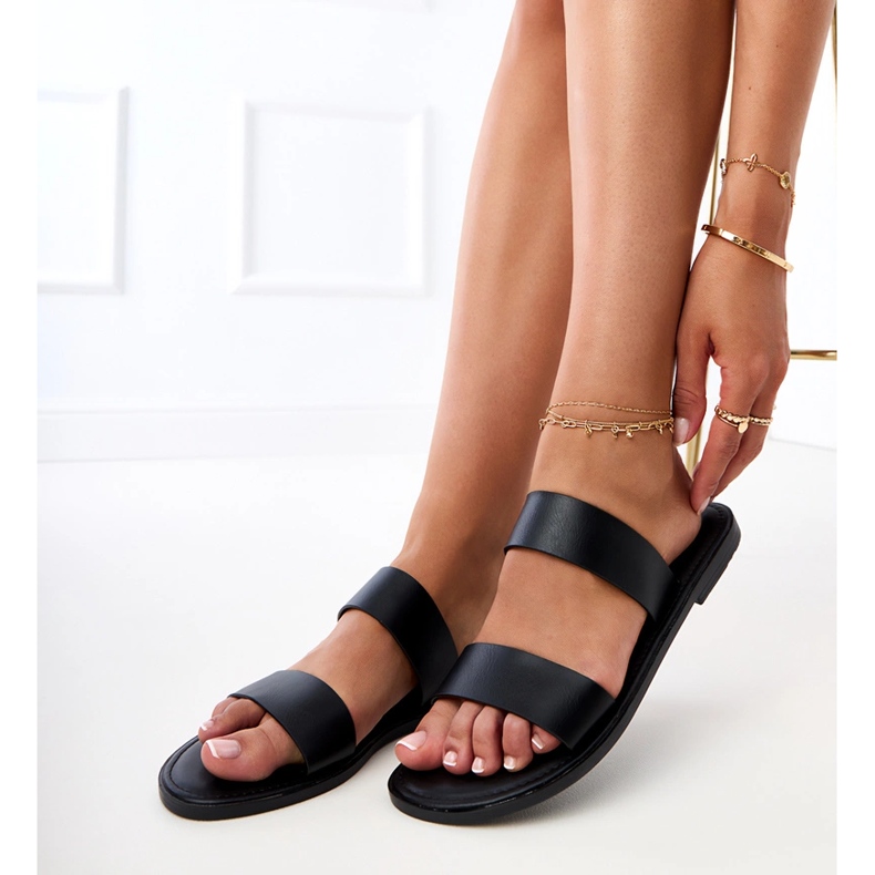 Chinelos de mulheres negras com listras preto 2