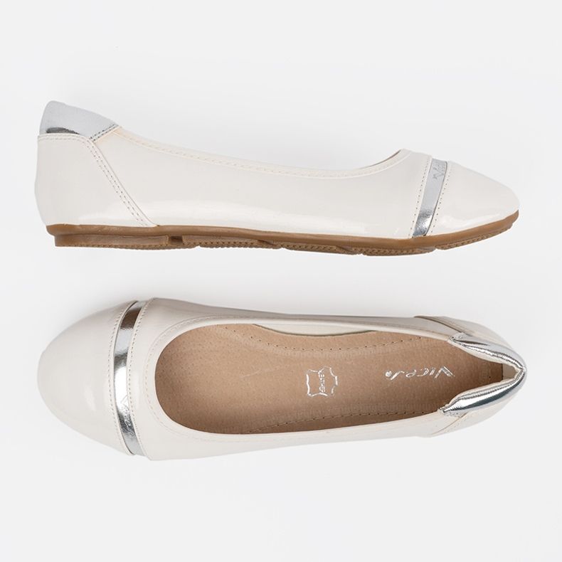 Bailarinas brancas com decoração de prata branco 2 Bailarinas brancas com decoração de prata branco 2