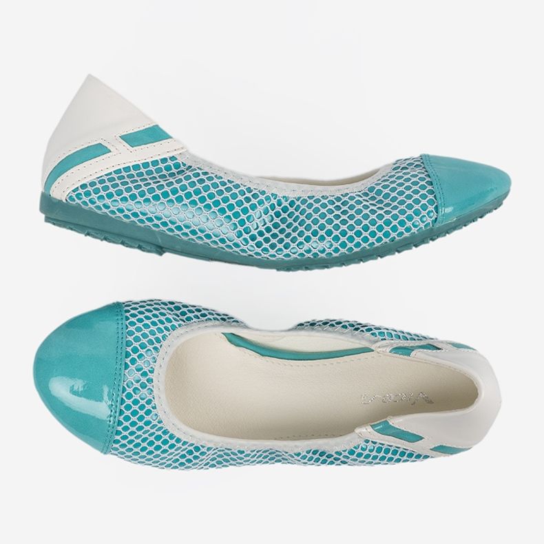 Bailarinas azuis com um filtro branco azul 1