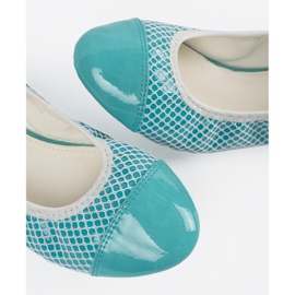 Bailarinas azuis com um filtro branco azul 2