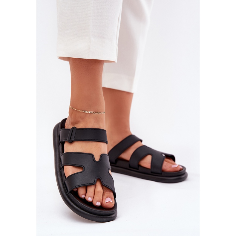 Chinelos de borracha feminina com faixa preta preto 2