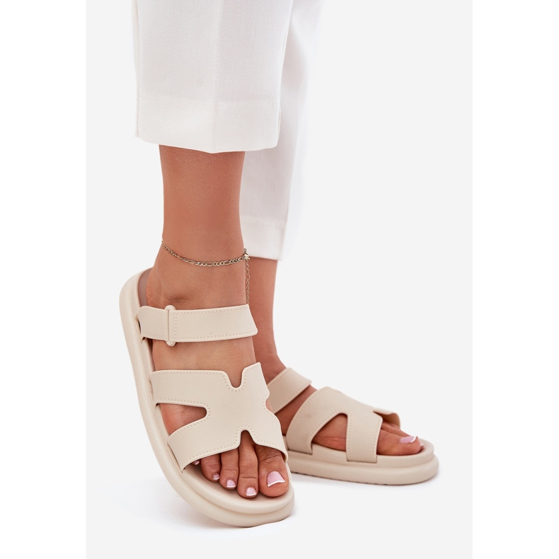 Chinelos de borracha femininos com cinto bege 1