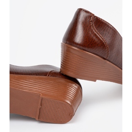 Sapatos baixos marrom clássicos 1