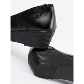 Sapatos deslizantes pretos com um arco 1 Sapatos deslizantes pretos com um arco 1