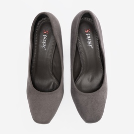 Seastar Bombas de camurça em um pilar cinza 1