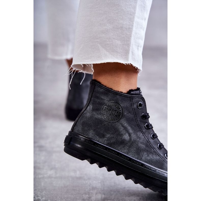 Big Star Grande estrela feminina isolada preto gg274069 tênis cinza 2