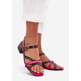 Sandálias de couro feminino no poste com Maciejka Stripes 06959-39 Fuksja rosa 1