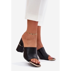 Boto Os chinelos de mulheres elegantes no Black Raiza Post preto 1