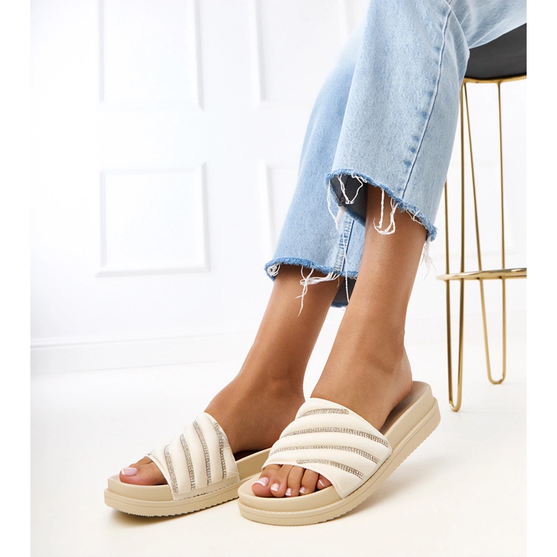 Chinelos bege com cardon zircões azul 2