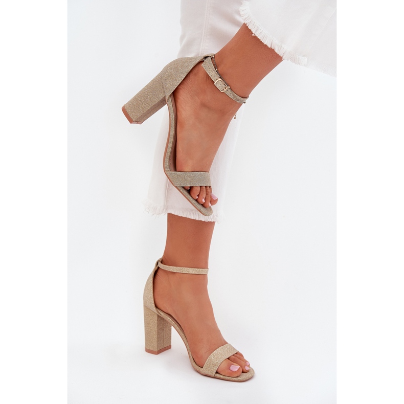 Boto Sandálias femininas brilhantes no Post Golden Kavina dourado 2