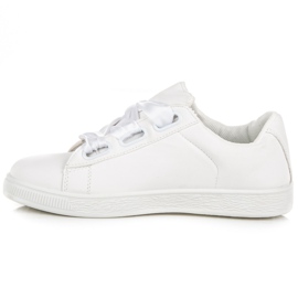 Tênis elegante com uma fita branco 1
