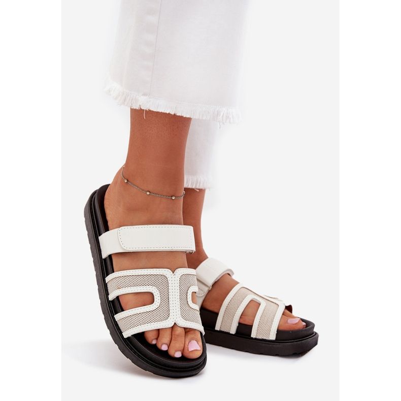 Boto Chinelos femininos na plataforma com velcro kovira branco 1