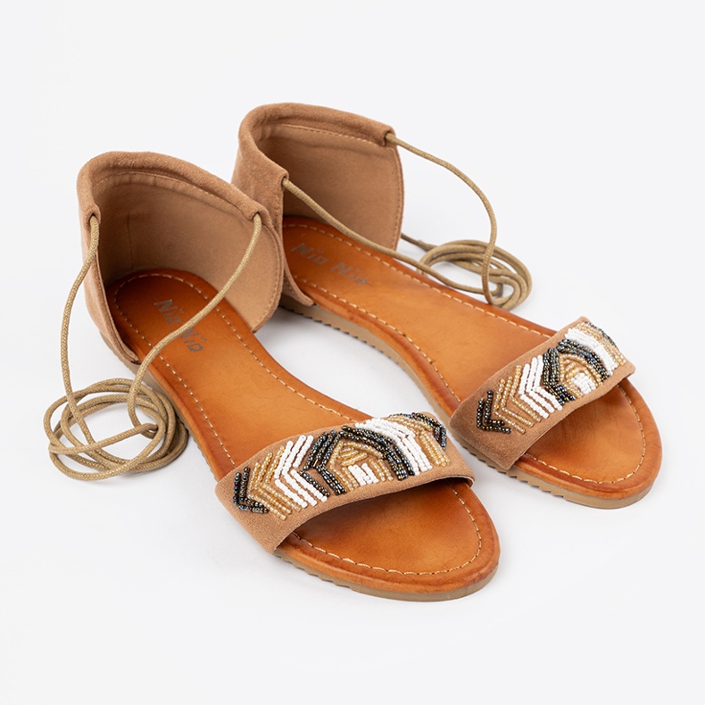 Shelvt Romenos marrons com contas coloridas marrom 1