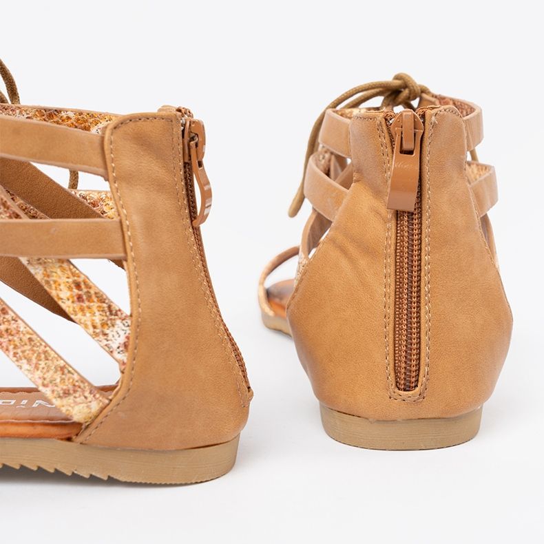 Shelvt Sanadals renda -up com um motivo de cobra 1