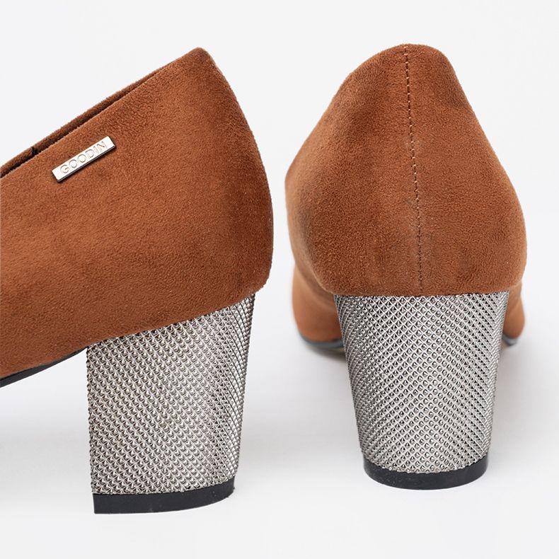 Goodin Bombas marrons com um salto de prata decorativo marrom 1