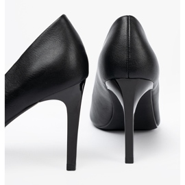 Sergio Leone Bombas pretas clássicas em um salto alto preto 2