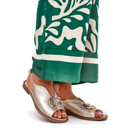 Sandálias de couro lisadas com a decoração de Laura Messi 2865 Zlotys dourado 1