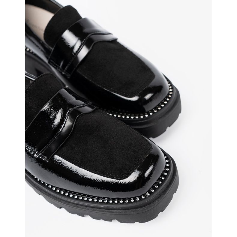 Goodin Mocas envernizados com pregos preto 1 Goodin Mocas envernizados com pregos preto 1