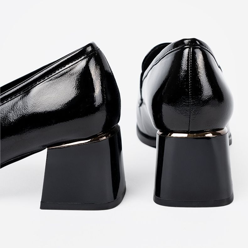 Goodin Sapatos envernizados com decoração de prata preto 1