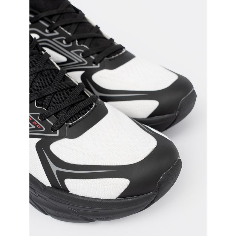 Shelvt Sapatos esportivos brancos e pretos confortáveis com uma estrutura de malha McArthur 1