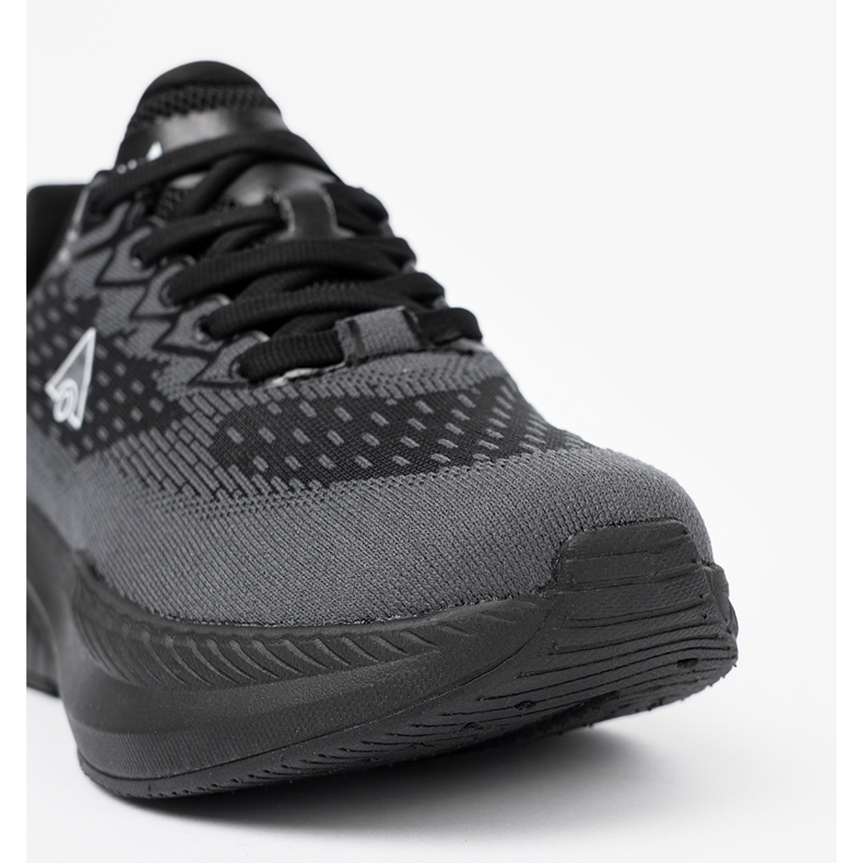 Shelvt Tênis pretos claros com uma parte superior de McArthur respirável 1