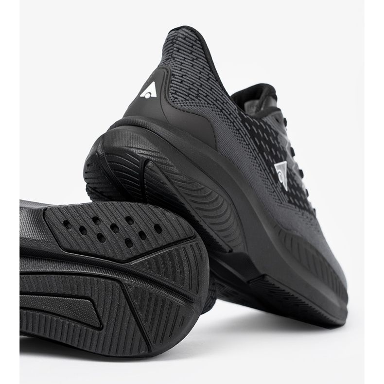 Shelvt Tênis pretos claros com uma parte superior de McArthur respirável 2