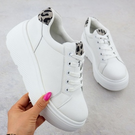 Sapatos de couro feminino na plataforma branca Vinceza 89144 branco 1