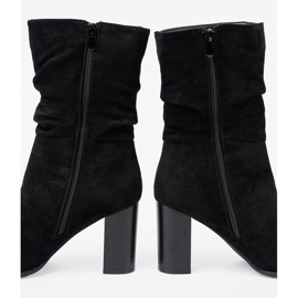 Shelvt Botas pretas no poste com uma parte superior enrugada preto 1