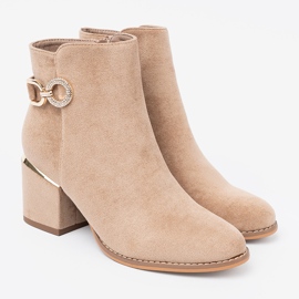 Shelvt Botas bege elegantes com uma fivela decorativa 1