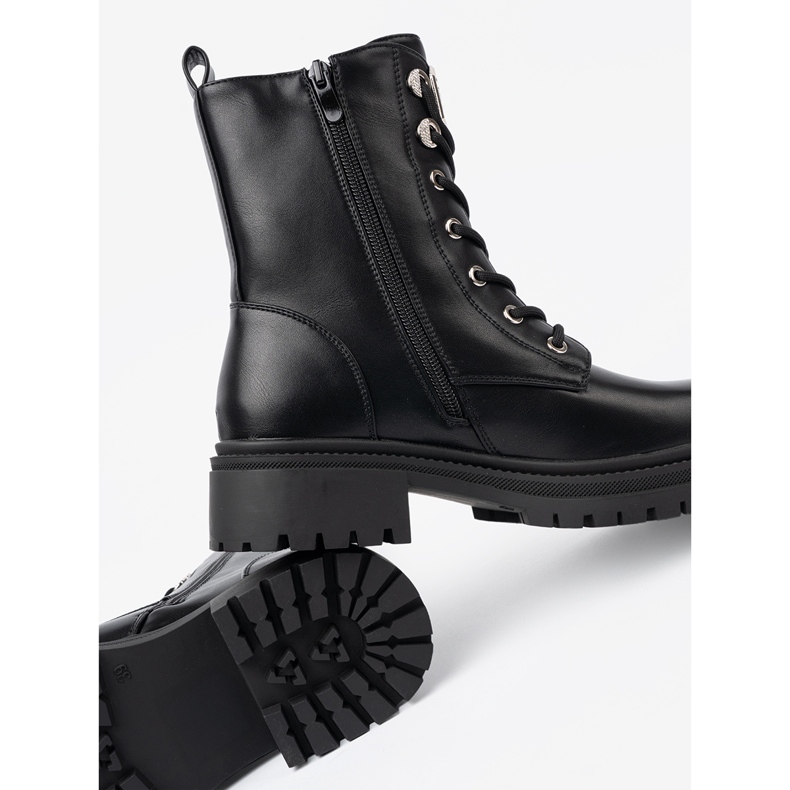 Shelvt Sacos pretos com decoração de metal 2