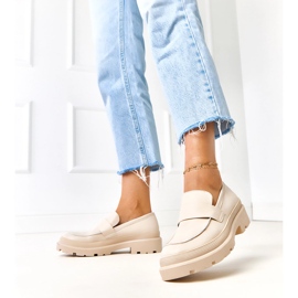 Mocasinas bege feitas de serafina ecológica 1