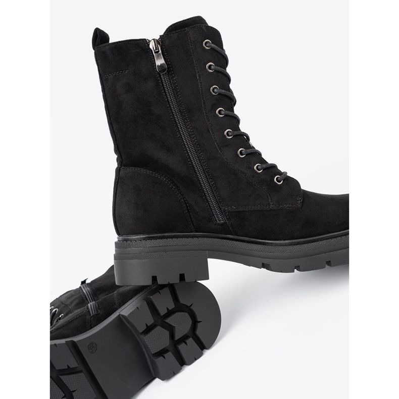 Shelvt Trabalhadores pretos com sola enorme 1 Shelvt Trabalhadores pretos com sola enorme 1