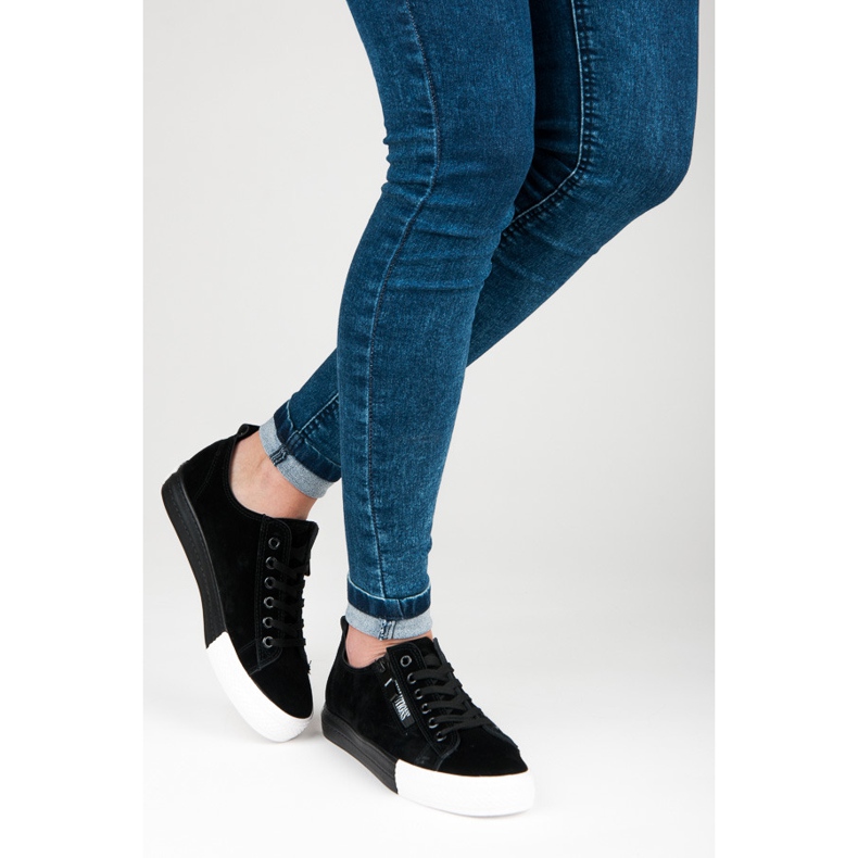 Tênis de camurça na plataforma preto 2