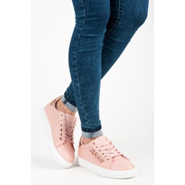Tênis rosa com miçangas 1