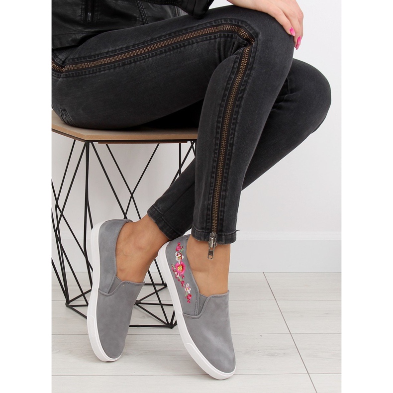 Tênis slip-on cinza G1205-9 cinza com bordado delicado 1 Tênis slip-on cinza G1205-9 cinza com bordado delicado 1