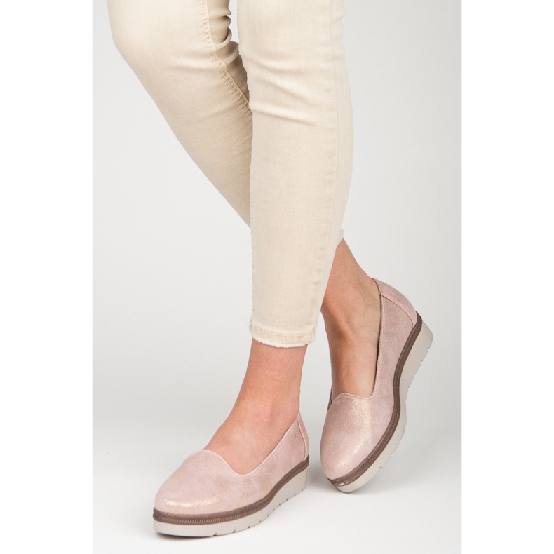 Vinceza Lordsy na plataforma rosa 1