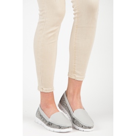 Vinceza Mocassins de couro com estampa de cobra cinza 1 Vinceza Mocassins de couro com estampa de cobra cinza 1