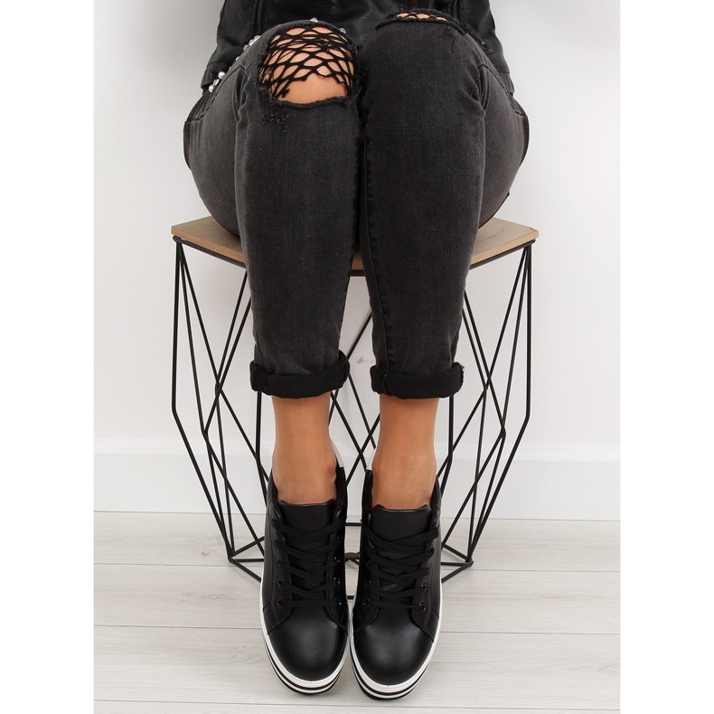 Tênis preto preto com sola alta 2